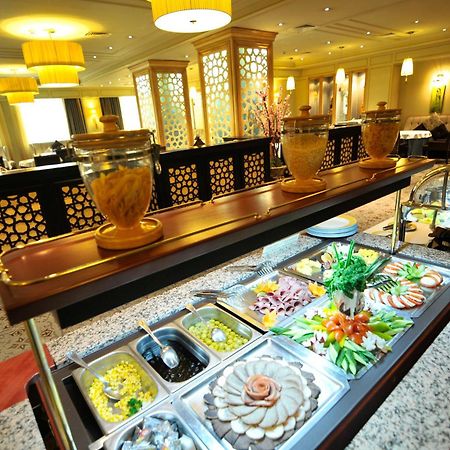 Grand Tien Shan Hotel Almaty Restaurant foto