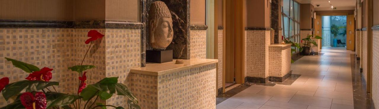 Grand Tien Shan Hotel Almaty Exterior foto