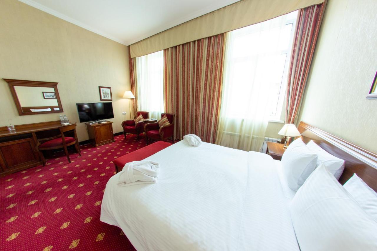 Grand Tien Shan Hotel Almaty Exterior foto