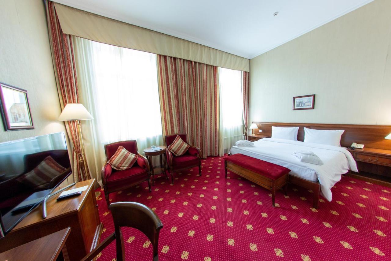 Grand Tien Shan Hotel Almaty Exterior foto
