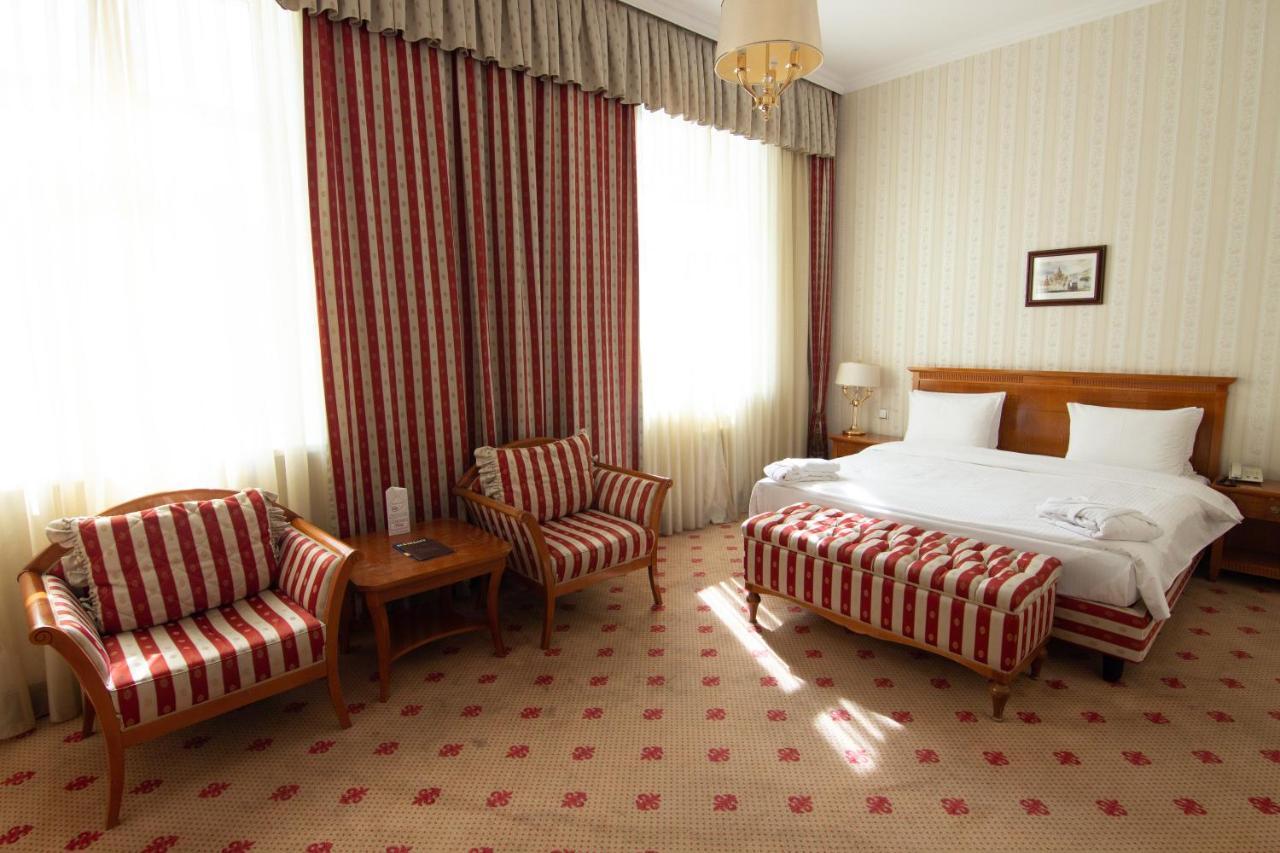 Grand Tien Shan Hotel Almaty Exterior foto