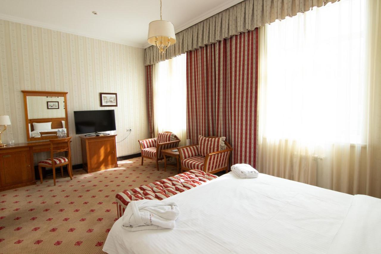Grand Tien Shan Hotel Almaty Exterior foto