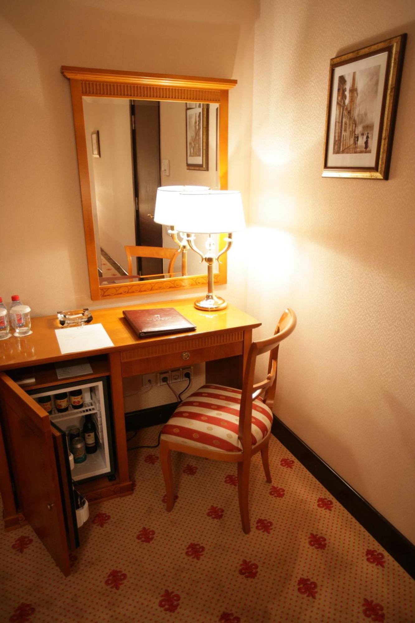 Grand Tien Shan Hotel Almaty Zimmer foto