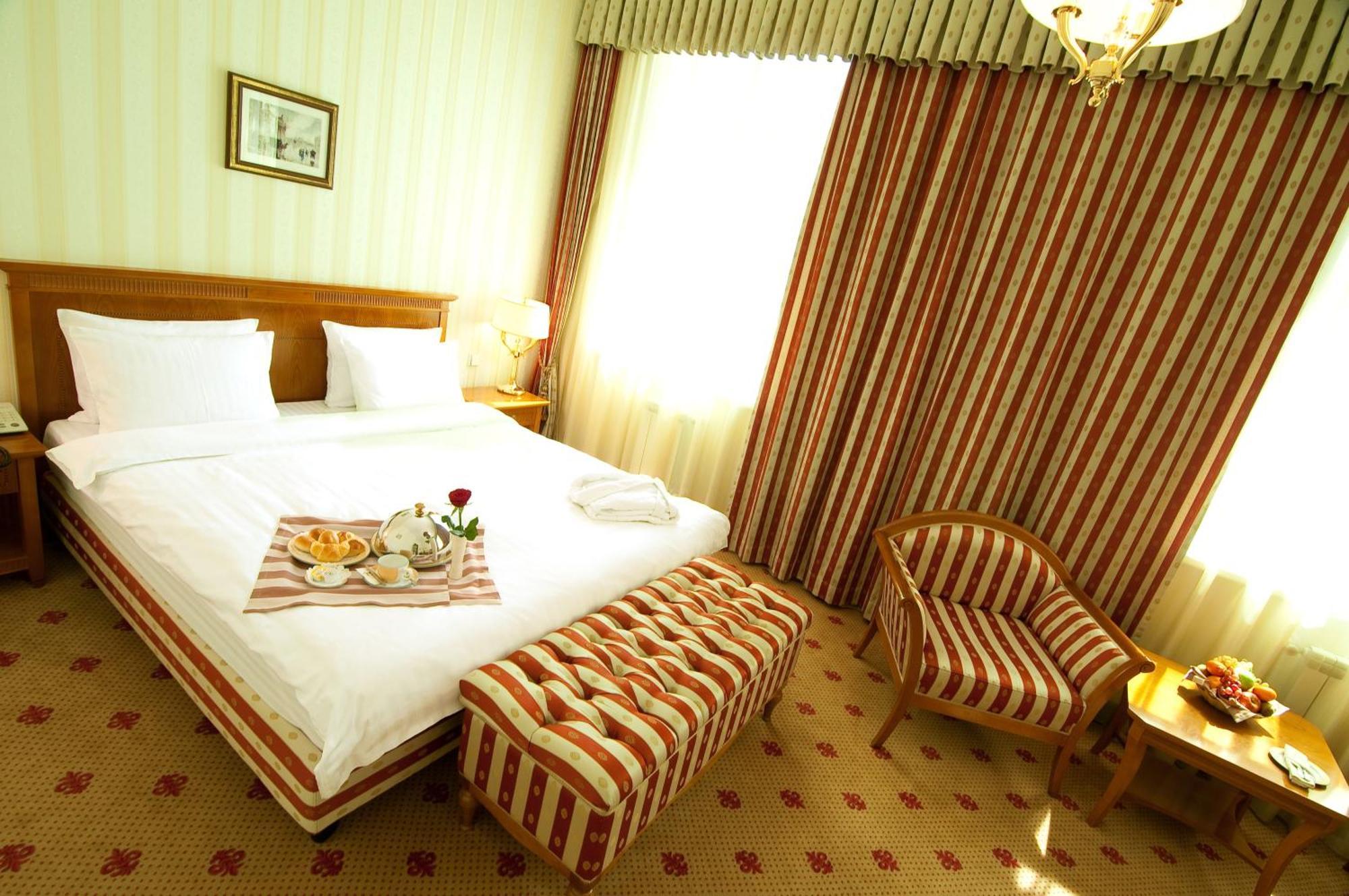Grand Tien Shan Hotel Almaty Zimmer foto