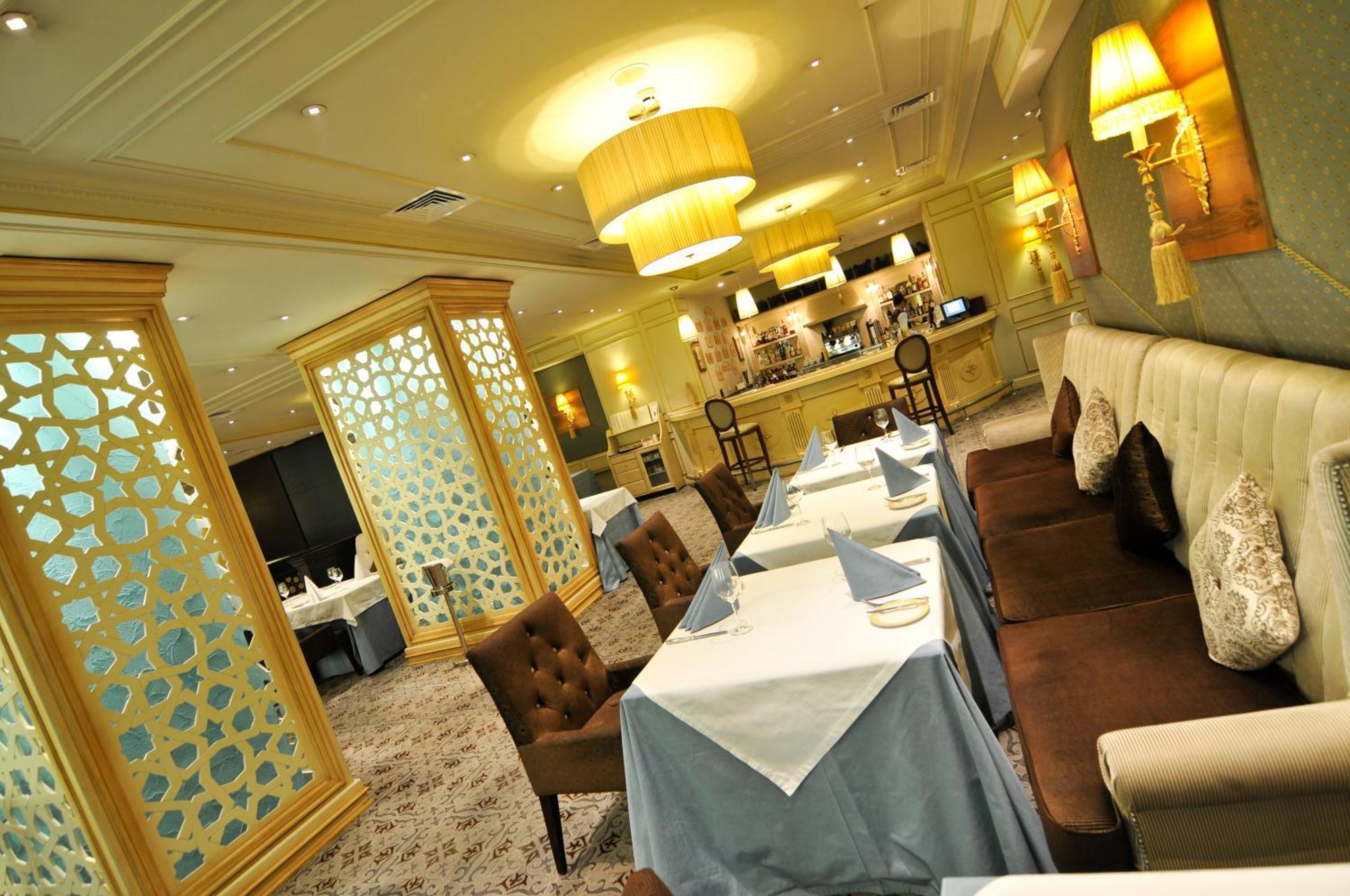 Grand Tien Shan Hotel Almaty Restaurant foto