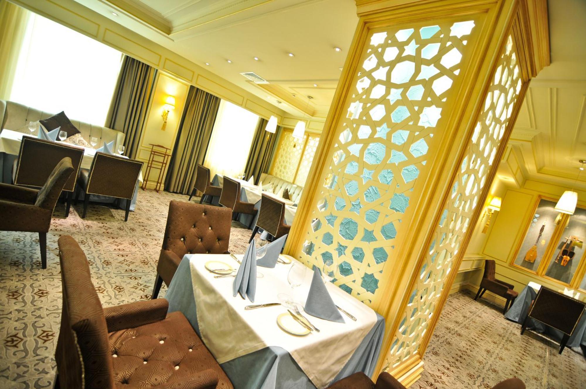 Grand Tien Shan Hotel Almaty Exterior foto