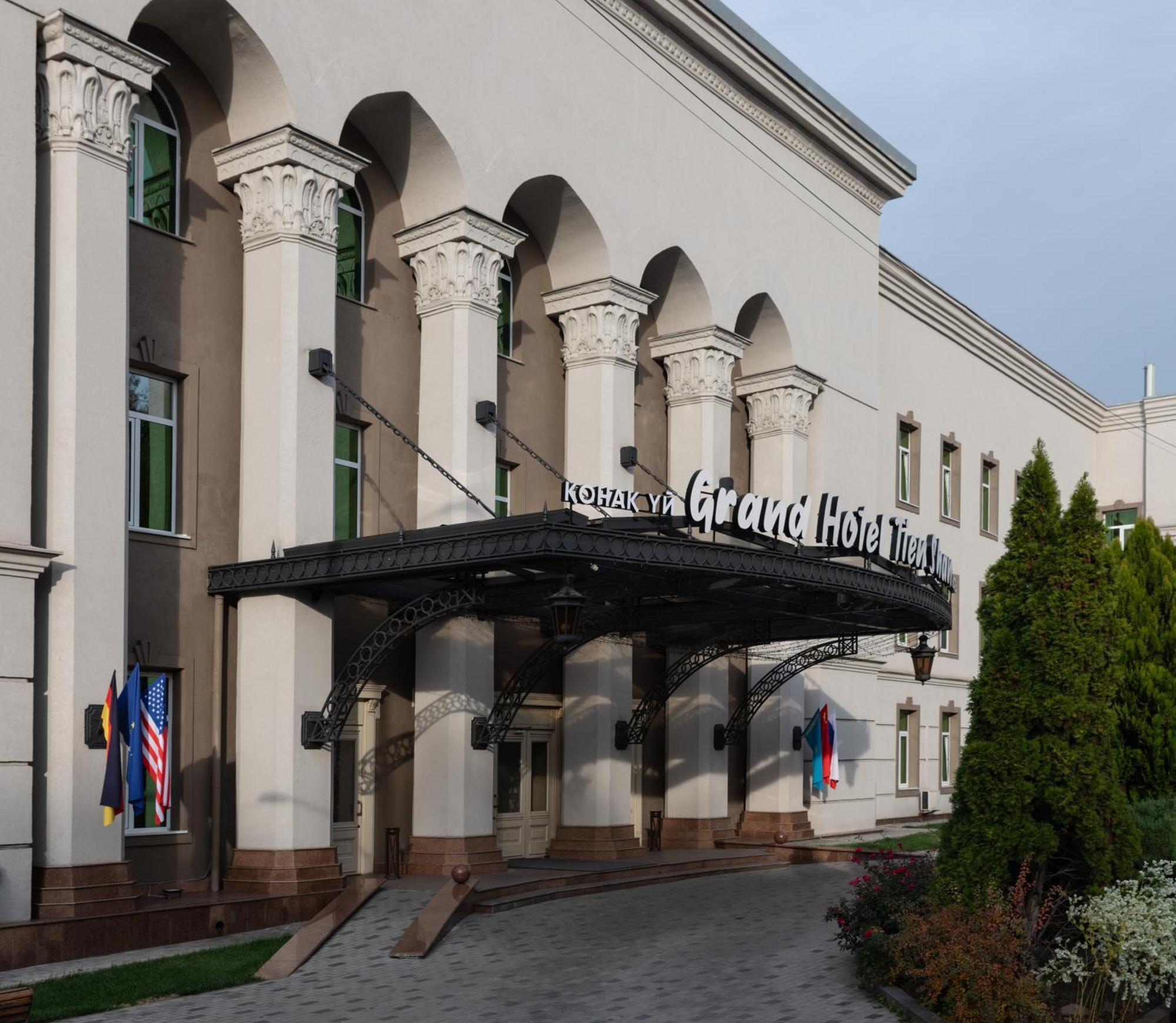 Grand Tien Shan Hotel Almaty Exterior foto